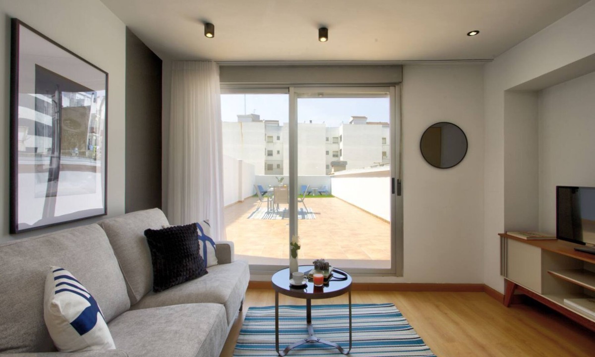 Castello de la Plana Apartment | La Pergola - Double studio with terrace