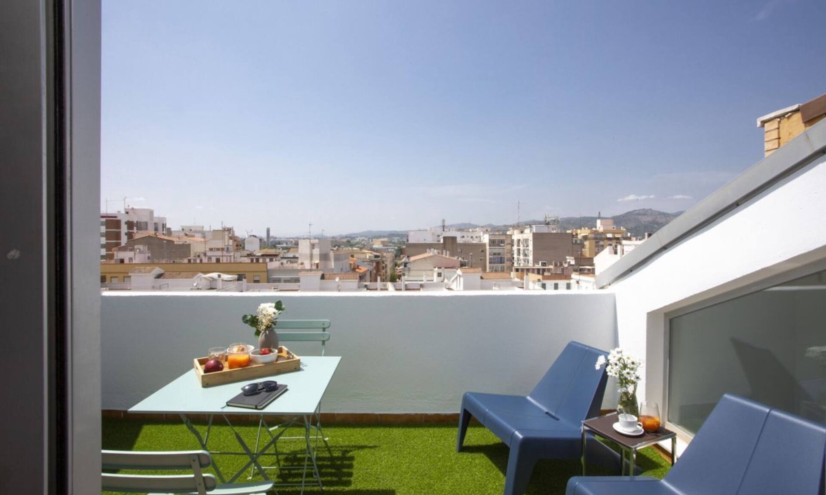 Castello de la Plana Apartment | La Pergola - Duplex penthouse with terrace