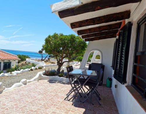 L Almadrava House | La Perla De la Ostra