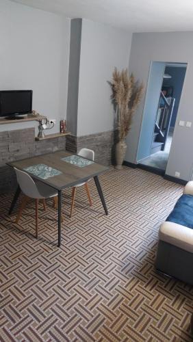 Auxi-le-Chateau House | La petite auxiloise