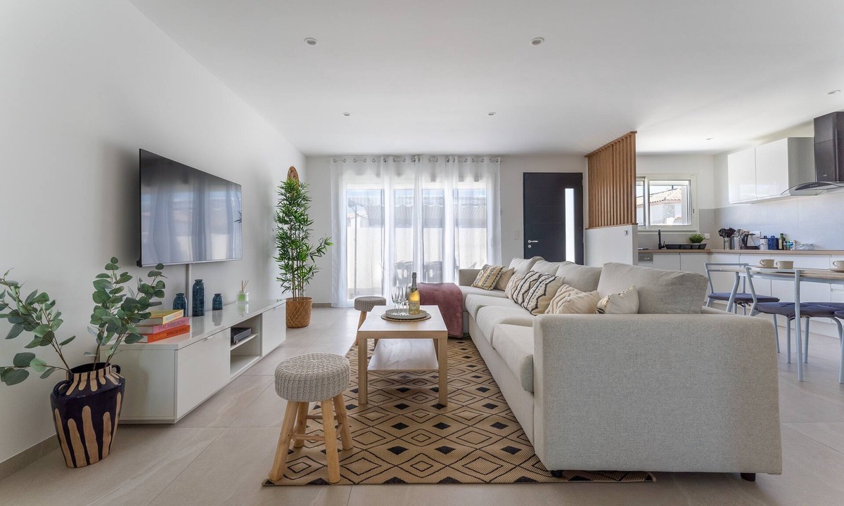 Lunel House | La Petite Camarguaise - Maison à 15min de la plage