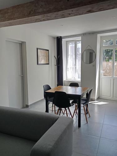 Saint-Florent-le-Vieil Apartment | La Petite Florentine