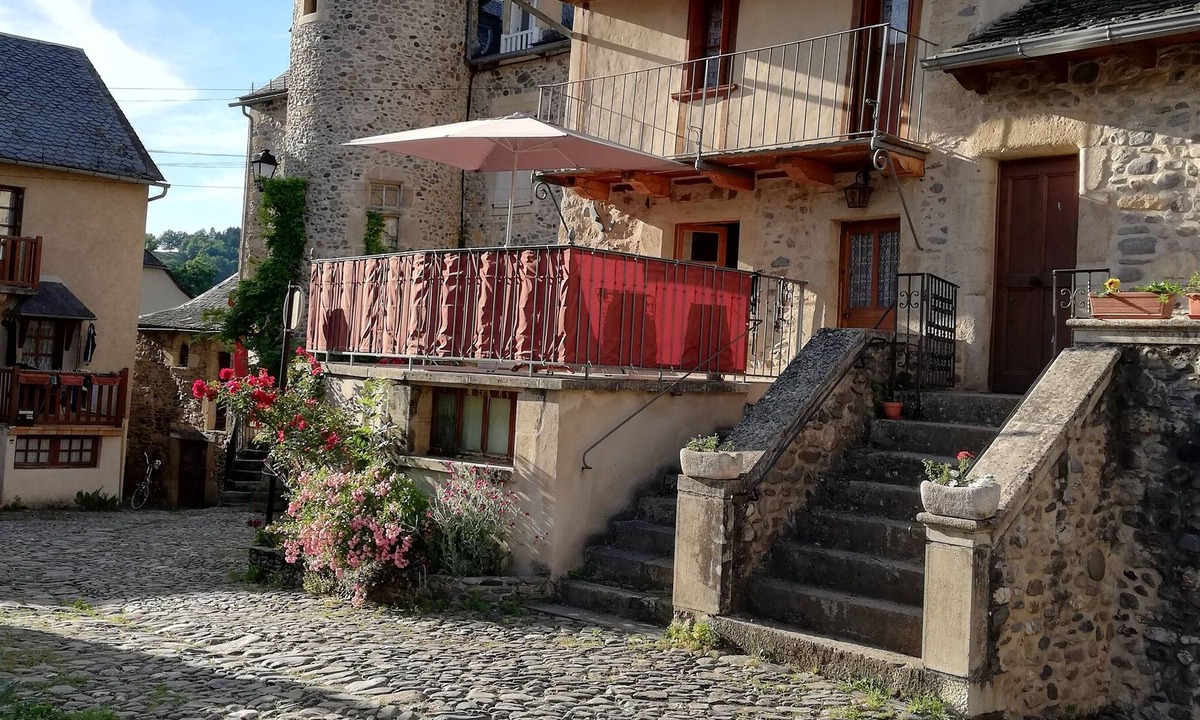 Sainte-Eulalie-d'Olt House | La Petite Maison d'Olt