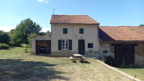 Bellac House | La petite halte