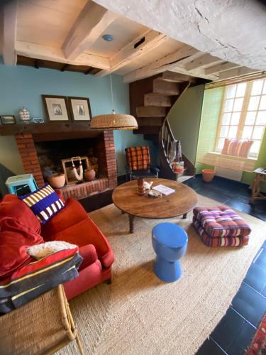 Saint-Cyr-du-Bailleul House | la petite maison Normandie