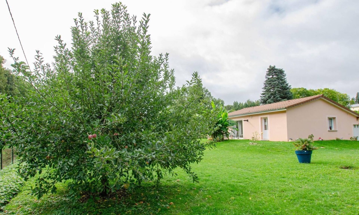 Saint-Mards-en-Othe House | La Petite Maison Rose
