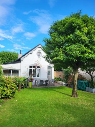 Rosendael House | La petite maison blanche