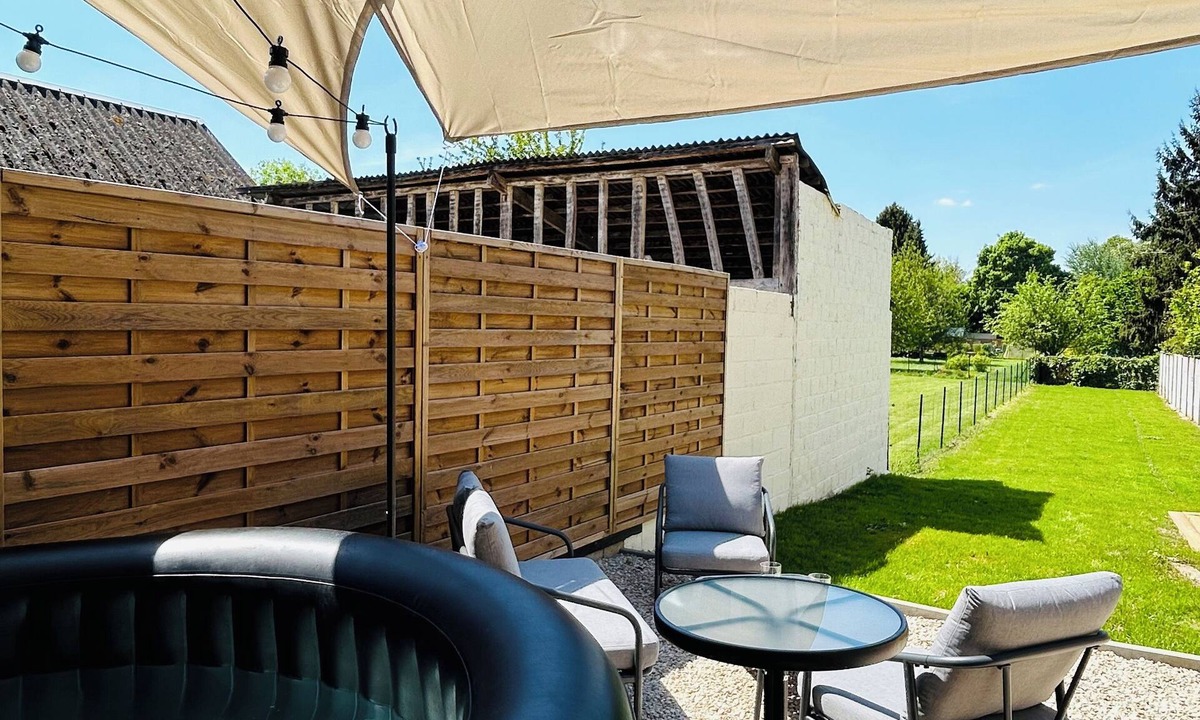 Loeuilly House | La Petite Maison