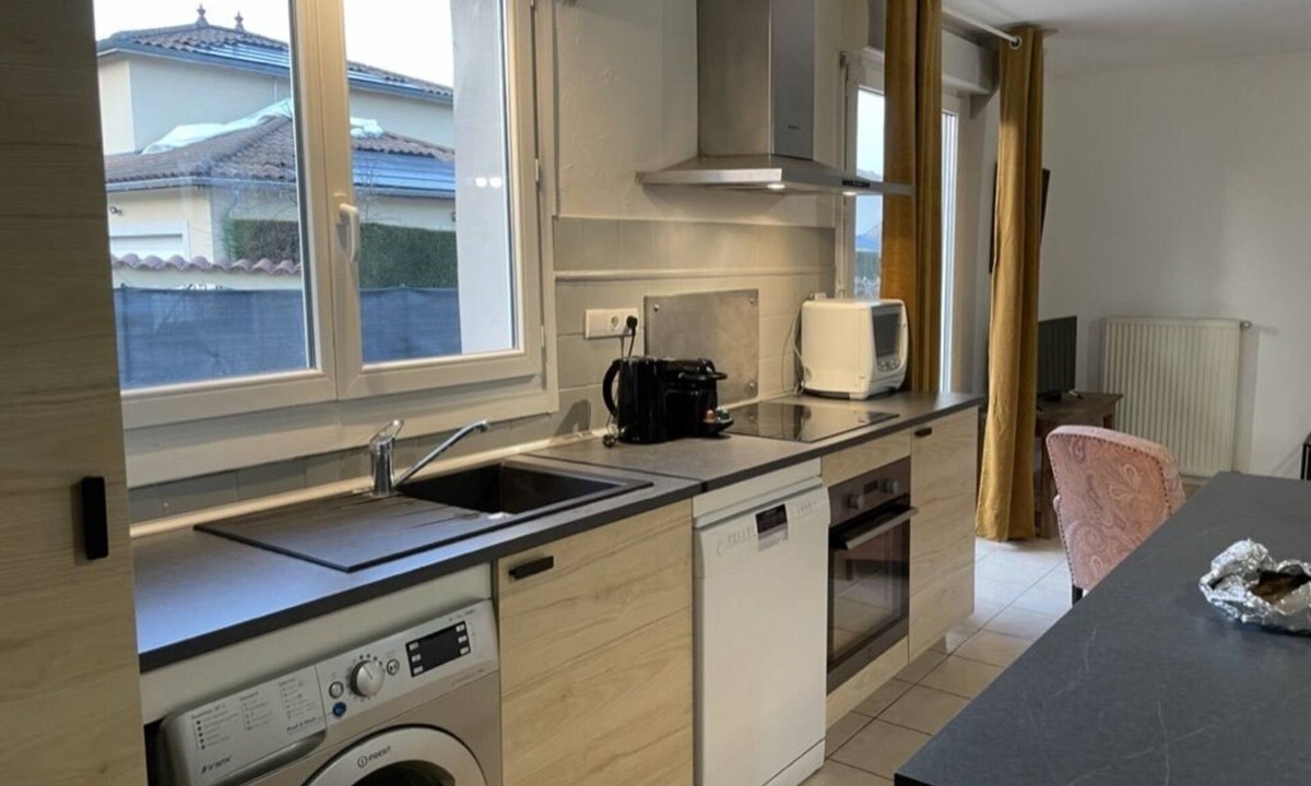 Les Echets House | LA Petite Maison