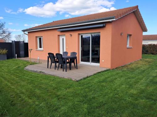 Ouches Villa | La Petite Maison