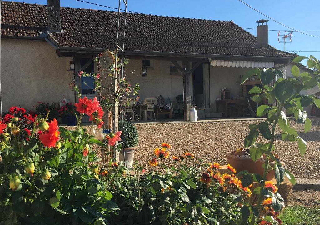 Toulon-sur-Arroux House | La petite Maison