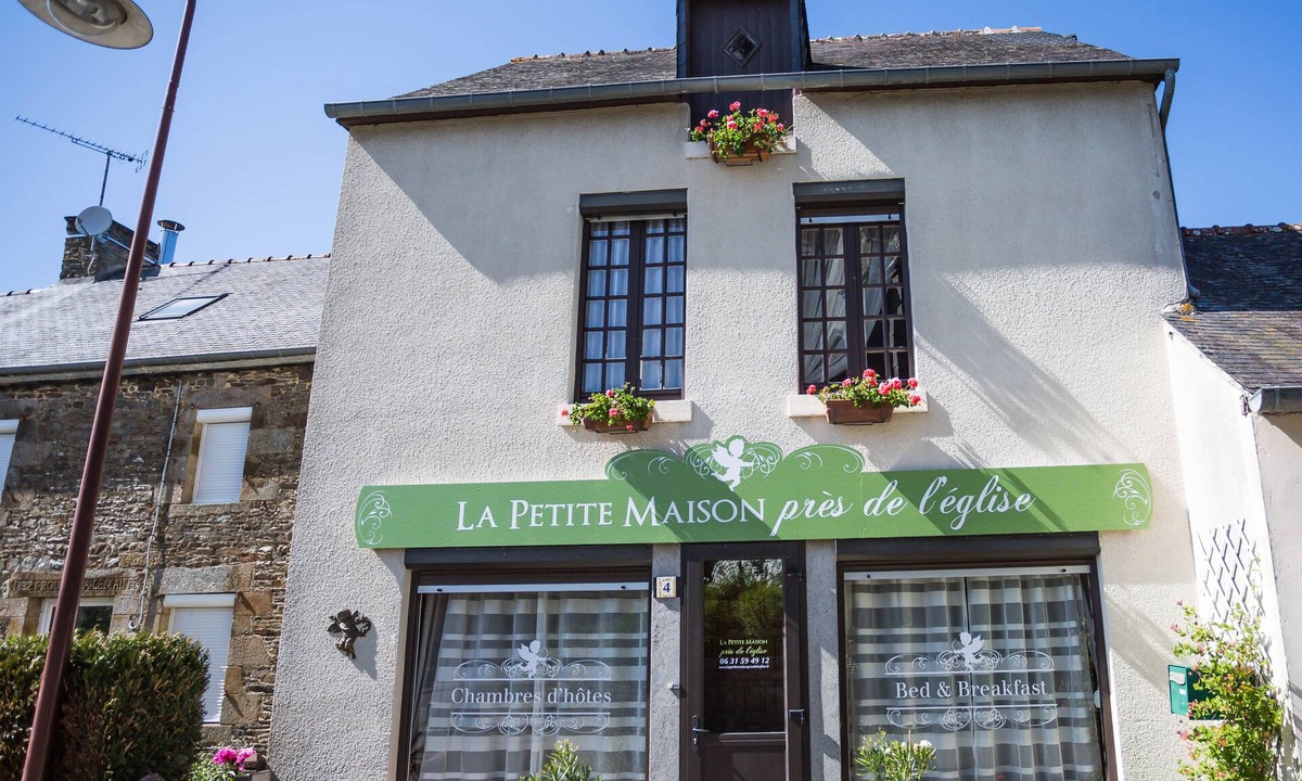 Meillac Bed & Breakfast | La Petite Maison près de l'Eglise