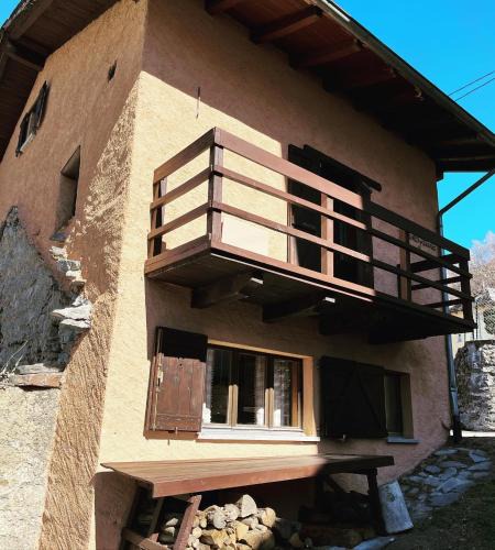 Negrentino House | La Piccola Galleria