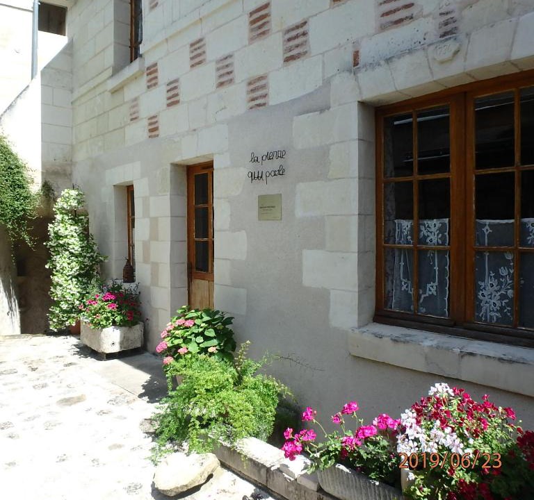 Luynes House | La Pierre qui Parle