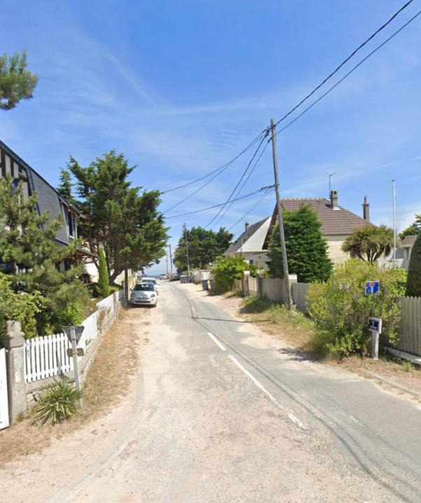 Hermanville-sur-Mer House | La plage au bout du jardin/Sword Beach cottage