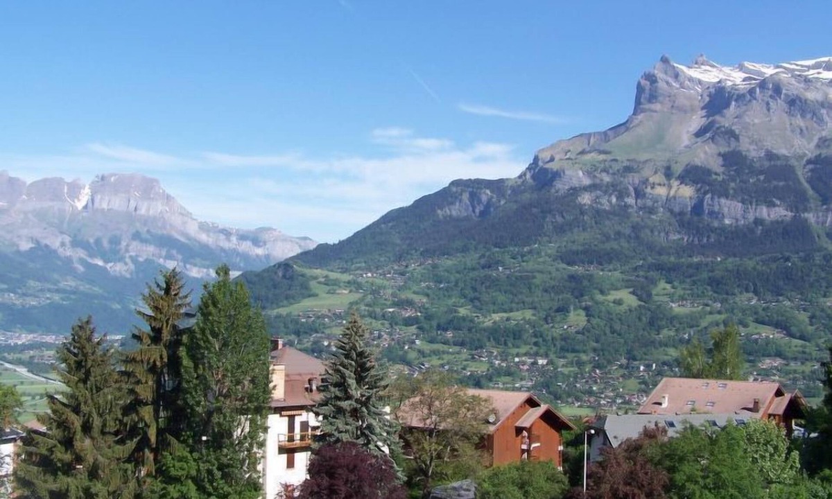 Saint-Gervais-les-Bains Apartment | La pointe des Aravis 4 by Interhome