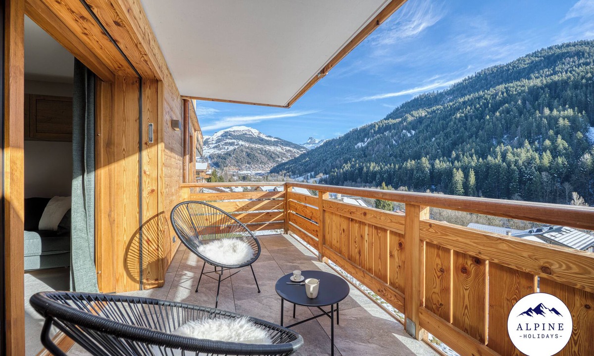 Saint-Jean-de-Sixt Apartment | La Pointe Percée: Alpine Retreat 4*