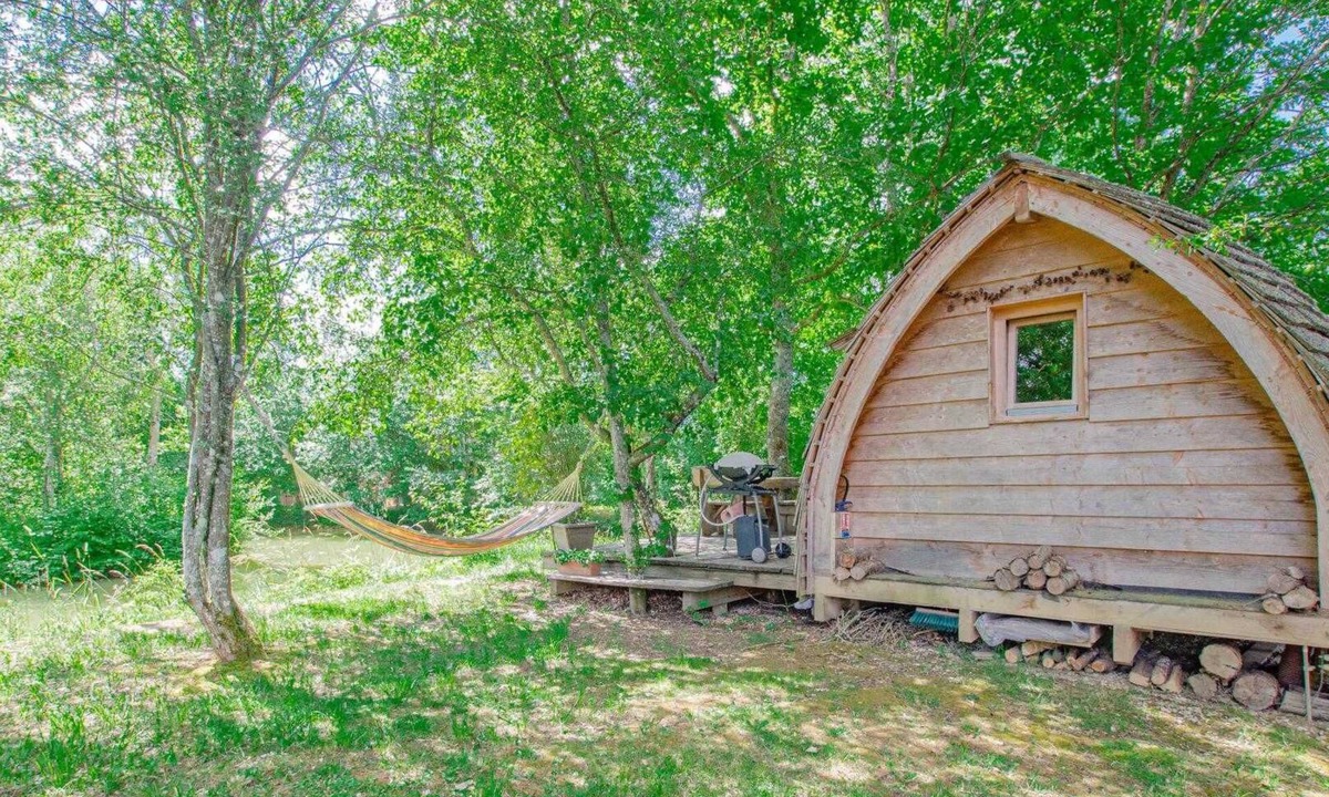 Chennegy House | La Pom de Pin - Chennegy