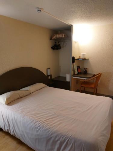 Pouance Hotel | La Porte Angevine