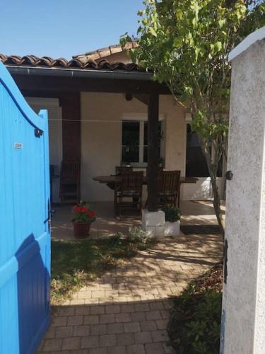Vouneuil-sous-Biard House | La Porte Bleue