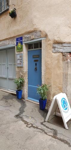 Saint-Antonin Noble Val Bed & Breakfast | La Porte Bleue