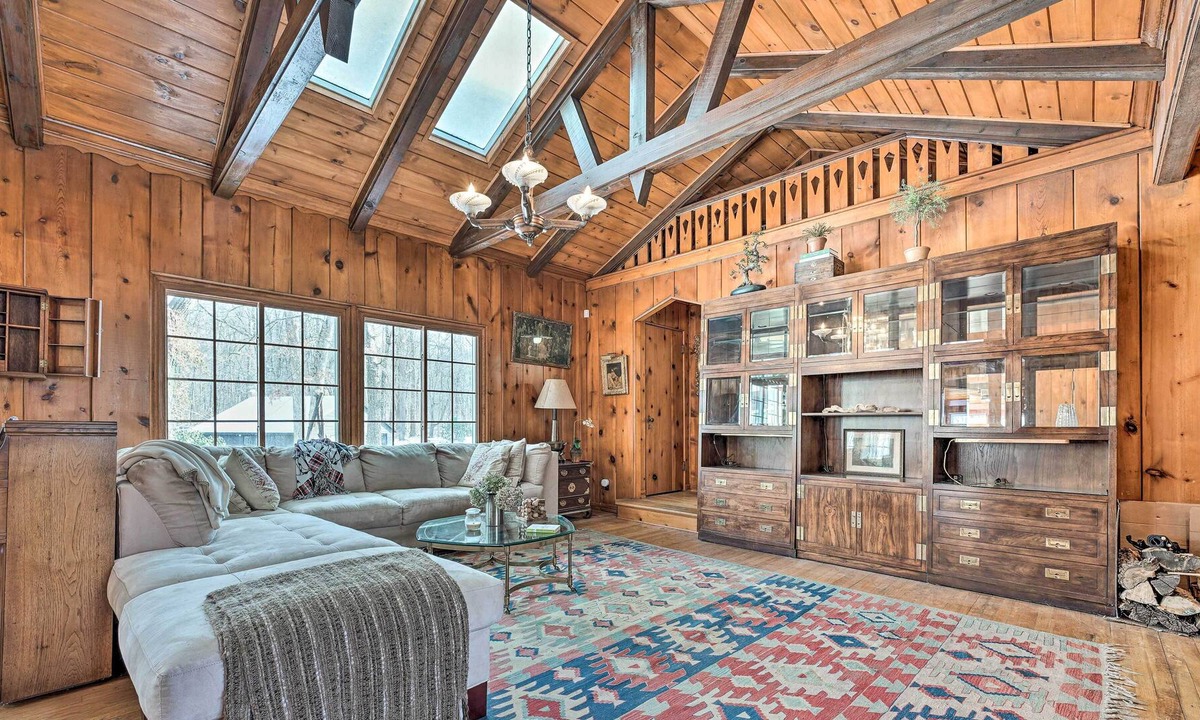 La Porte Cabin | La Porte Cabin with Sauna, Decks & Fire Pit!