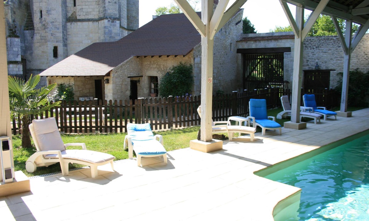 Luze Cottage | La Porterie Gite de charme * Abbaye de Bois-Aubry,Yul Brynner's grave, 3HA
