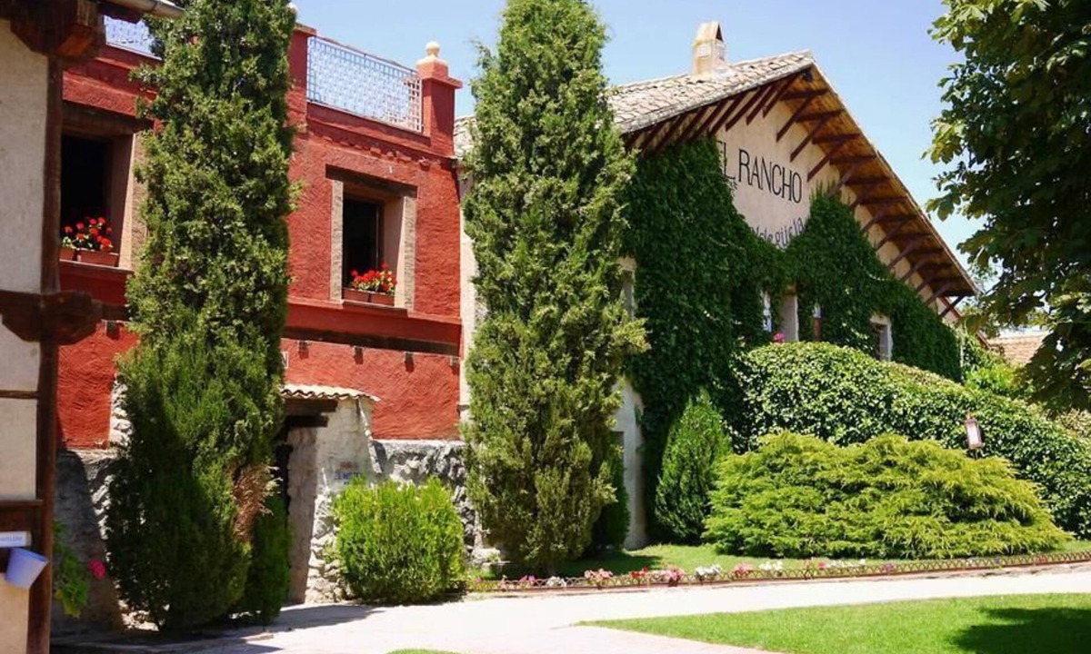 Torrecaballeros Hotel | LA POSADA DEL RANCHO