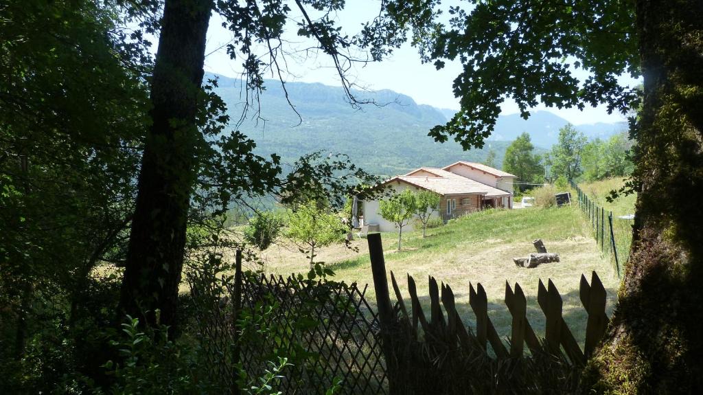 Noyers-sur-Jabron House | La Prairie