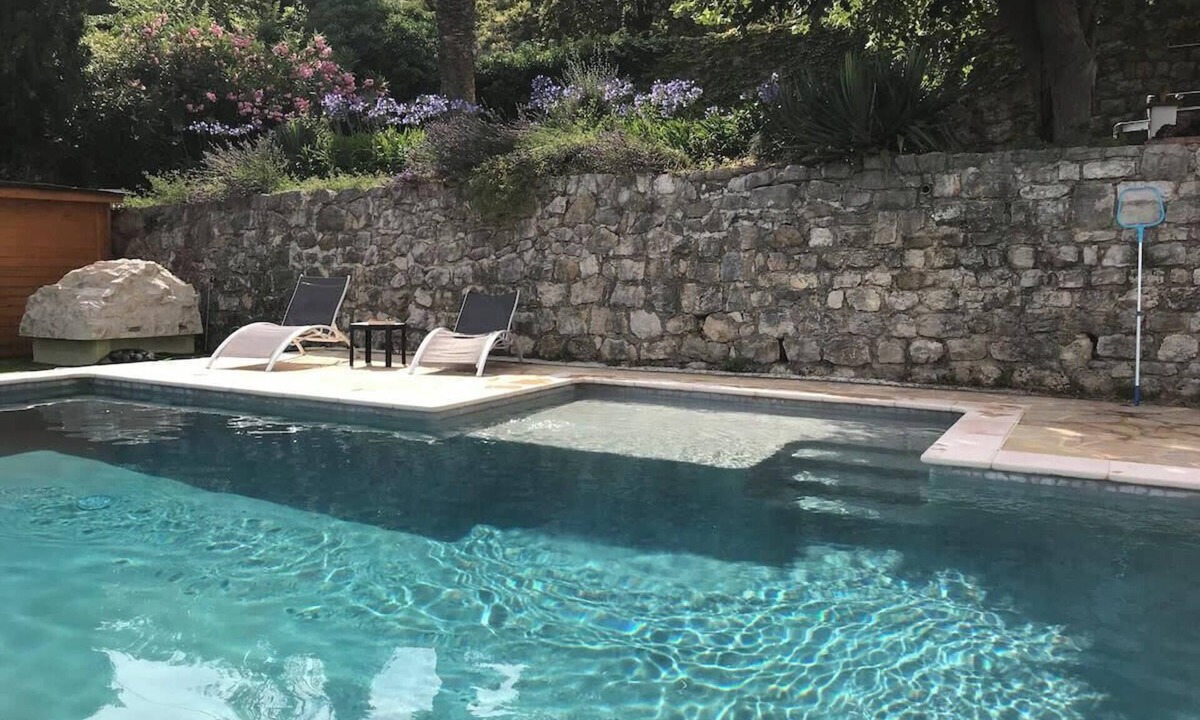 Le Bar-sur-Loup Villa | LA PROVENCALE Villa for 8 By Sunset
