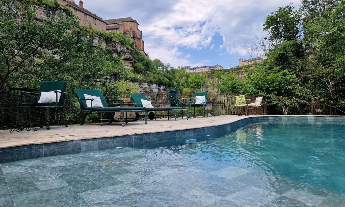 Bozouls House | La Providence, 13th century mill, heated pool, comfortable, view