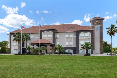Alvin Hotel | La Quinta by Wyndham Alvin