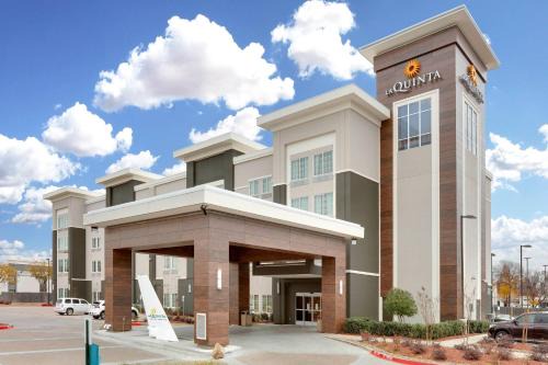 Dallas Hotel | La Quinta by Wyndham Dallas Love Field