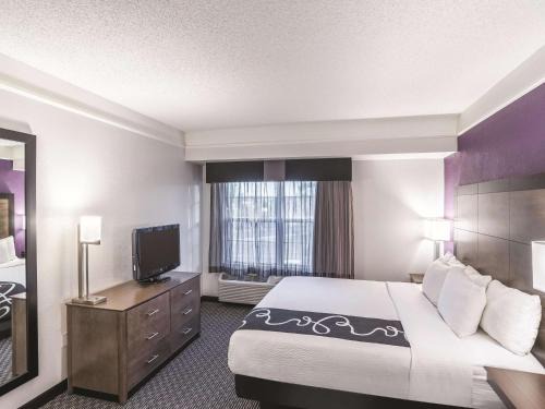 Woodlands Village Hotel | La Quinta by Wyndham Flagstaff