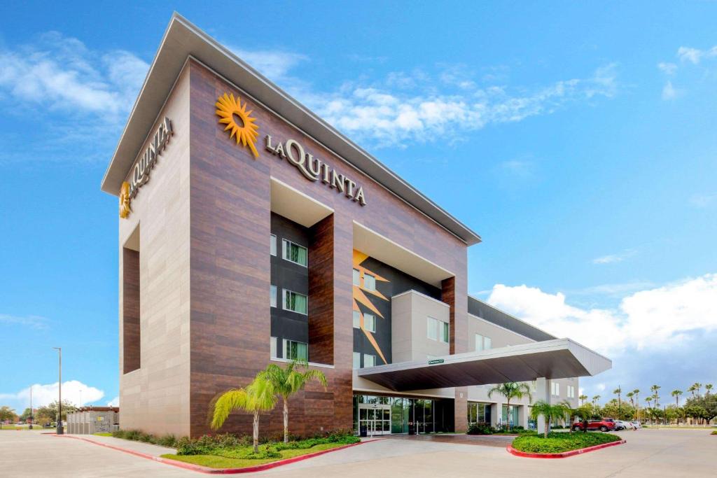 McAllen Hotel | La Quinta by Wyndham McAllen Convention Center