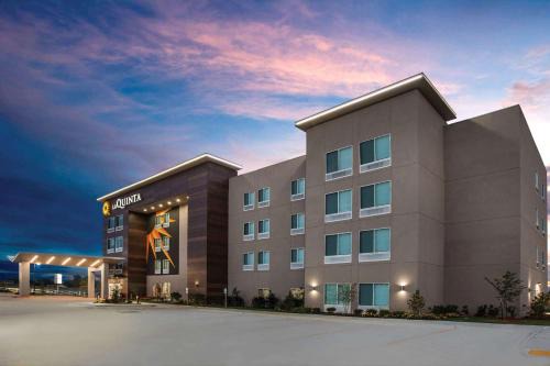 Owasso Hotel | La Quinta by Wyndham Owasso