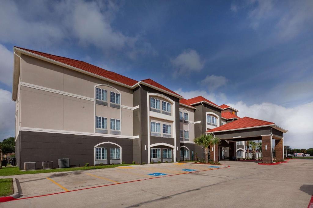 Port Lavaca Hotel | La Quinta by Wyndham Port Lavaca