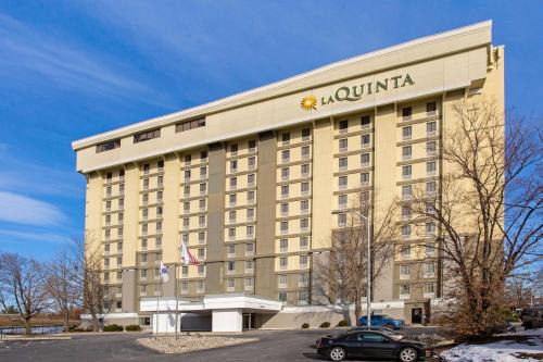 Metro Center Hotel | La Quinta by Wyndham Springfield