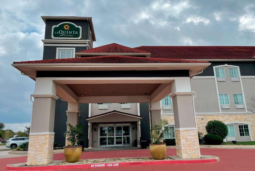 Waxahachie Hotel | La Quinta by Wyndham Waxahachie