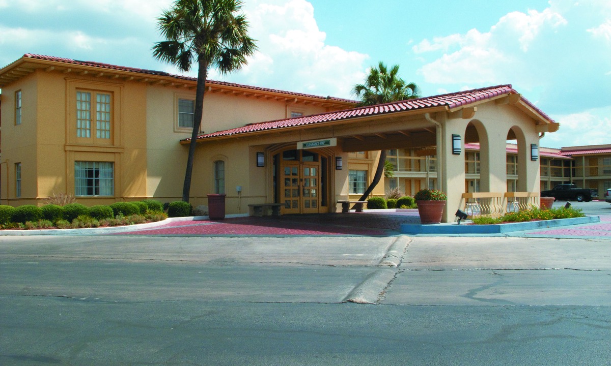 Harlandale Hotel | La Quinta Inn by Wyndham San Antonio South Park