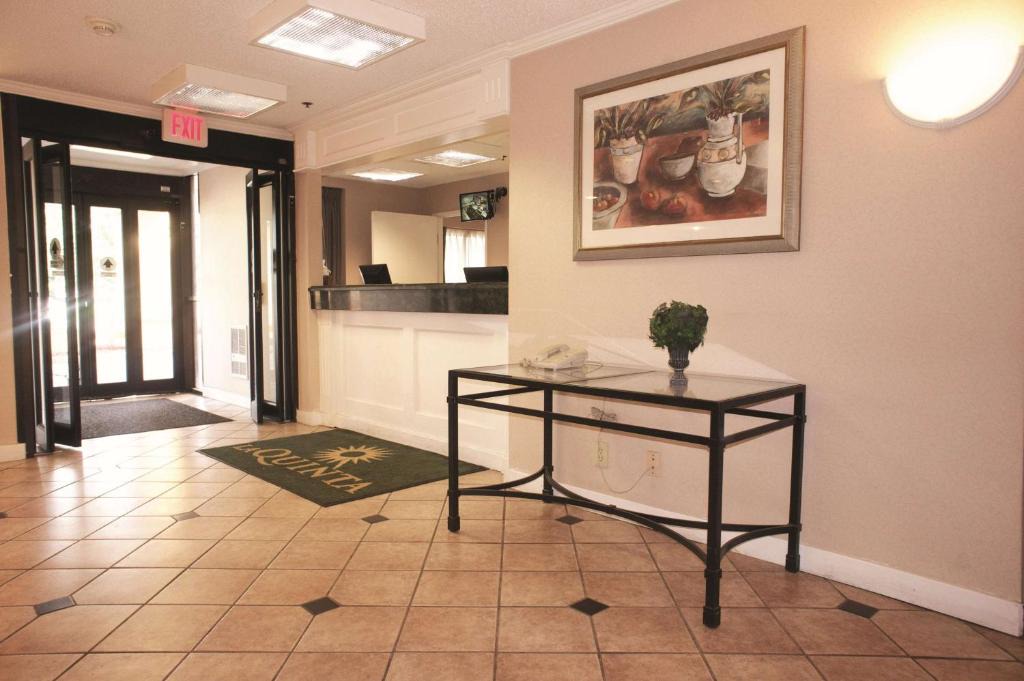 Canton Hotel | La Quinta Inn by Wyndham Detroit Canton