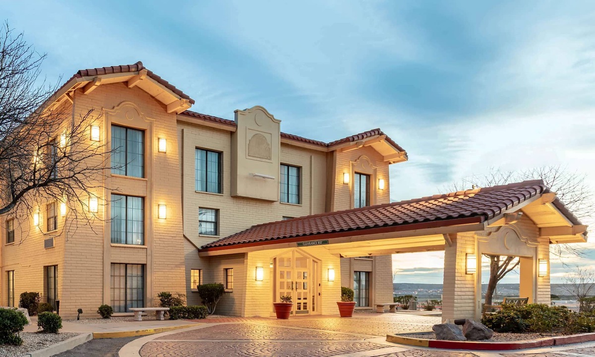El Paso Hotel | La Quinta Inn by Wyndham El Paso West