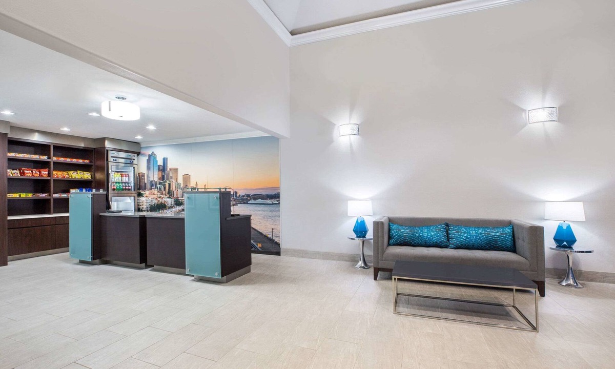 Paine Field-Lake Stickney Hotel | La Quinta Inn by Wyndham Everett