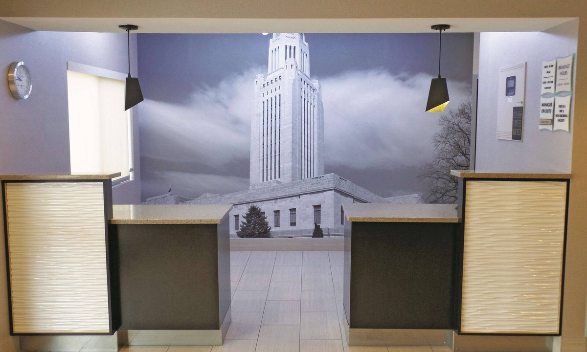 Lincoln Hotel | La Quinta Inn by Wyndham Lincoln, Nebraska