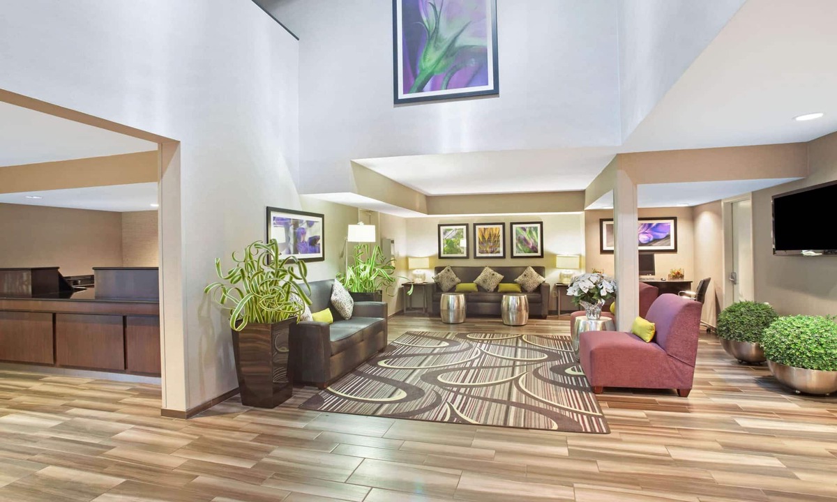San Marcos Hotel | La Quinta Inn by Wyndham San Marcos