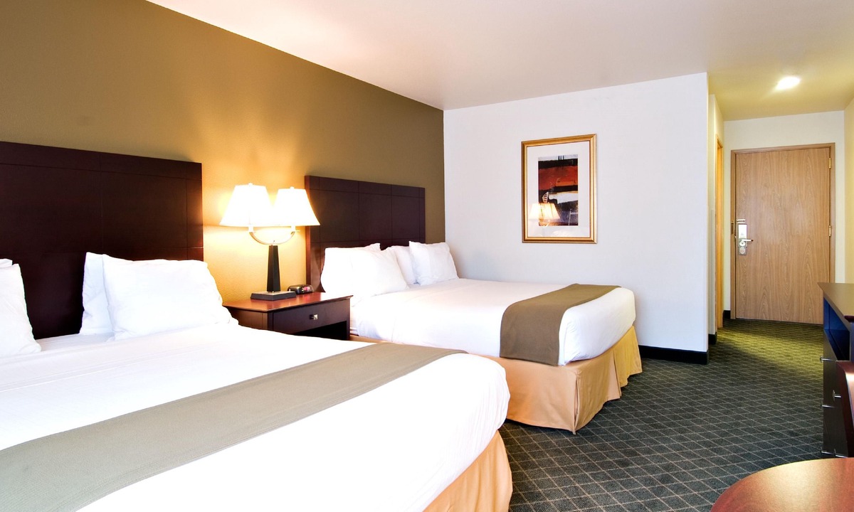 Springfield Hotel | La Quinta Inn & Suites by Wyndham Springfield