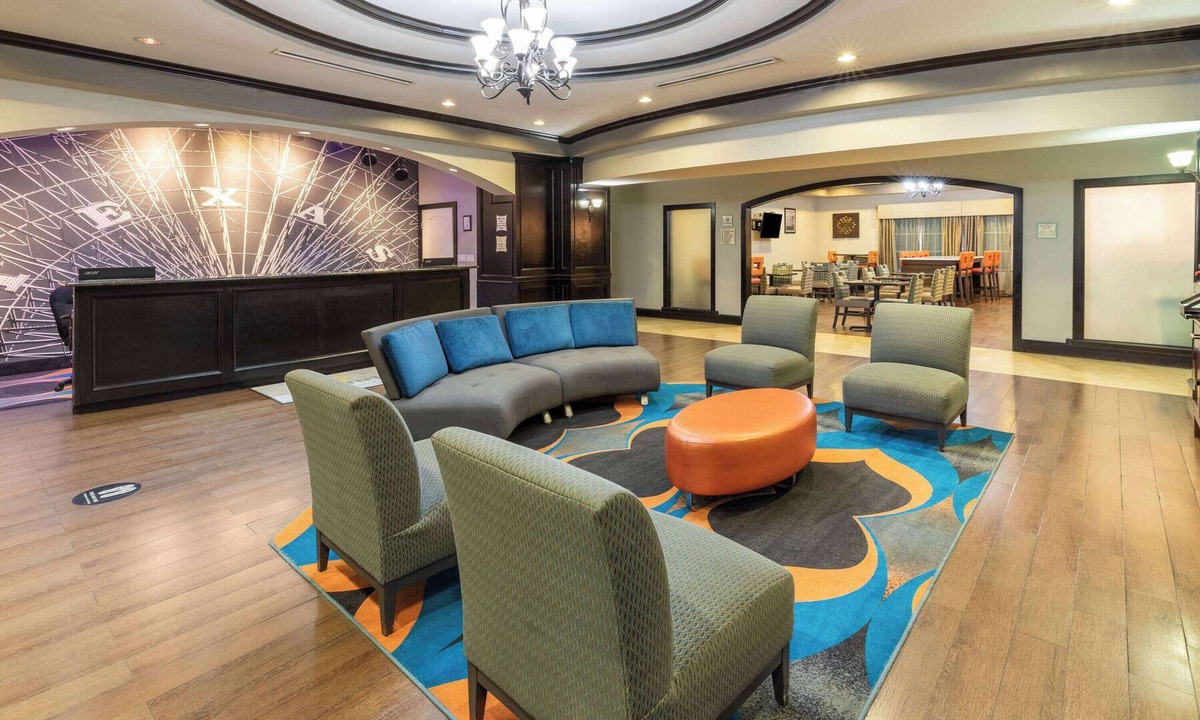 Fort Worth Hotel | La Quinta Inn & Suites by Wyndham Fort Worth - Lake Worth
