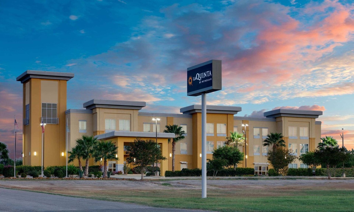 Pleasanton Hotel | La Quinta Inn & Suites by Wyndham Jourdanton - Pleasanton
