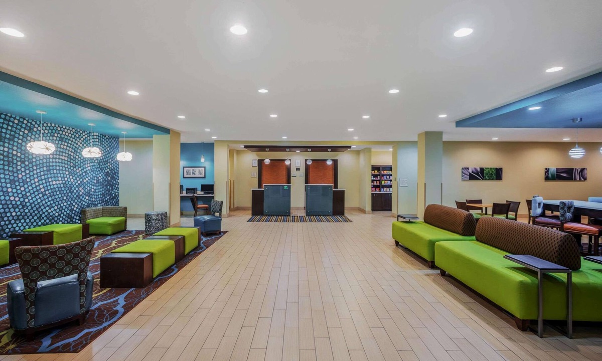 Beeville Hotel | La Quinta Inn & Suites by Wyndham Beeville