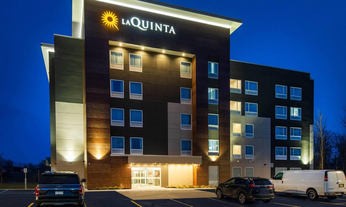 Amherst Hotel | La Quinta Inn & Suites by Wyndham Buffalo Amherst